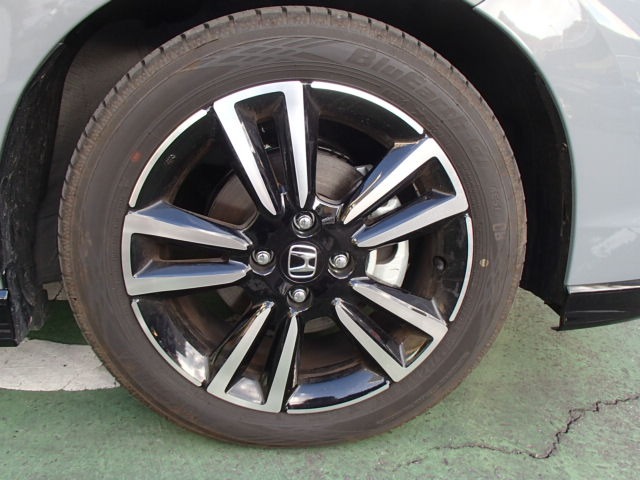UZ0048375596_19_001.jpg