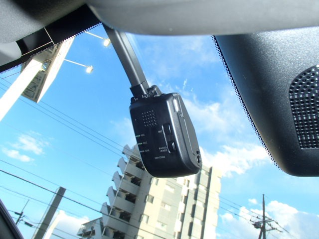 UZ0048375596_2_001.jpg