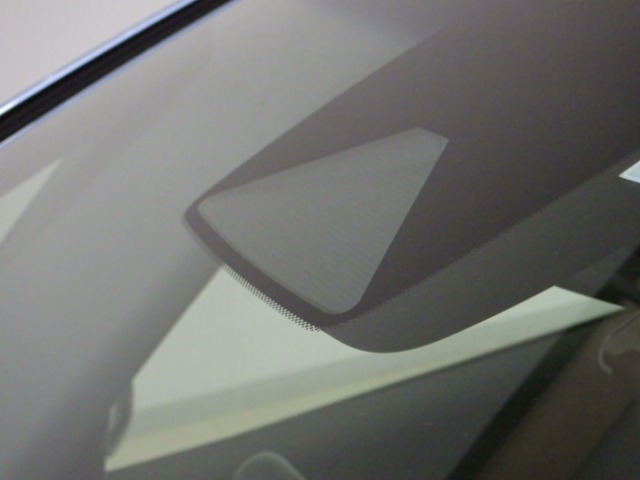 UZ0048342626_1_001.jpg