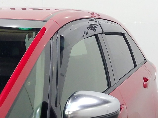 UZ0048335497_3_001.jpg