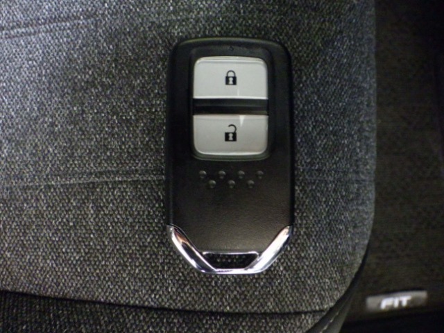 UZ0048554311_32_002.jpg
