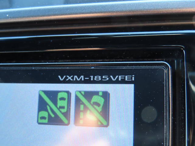 UZ0048335468_18_001.jpg