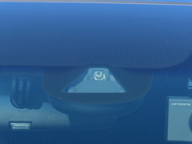 UZ0048335468_1_001.jpg