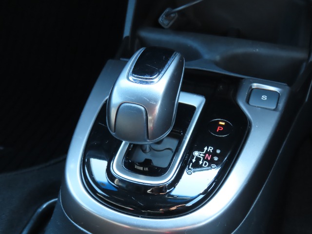 UZ0048335468_30_001.jpg