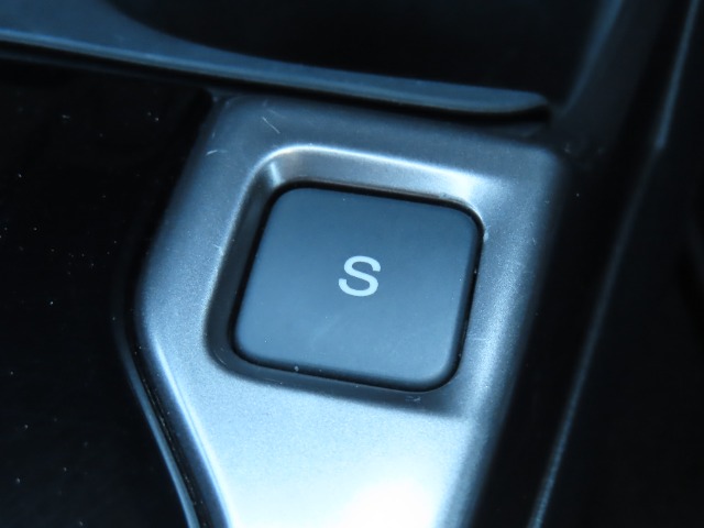 UZ0048335468_47_001.jpg