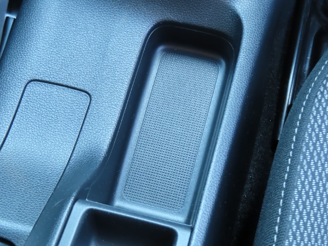 UZ0048335468_51_001.jpg