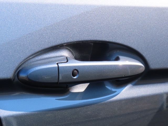 UZ0048335468_68_001.jpg