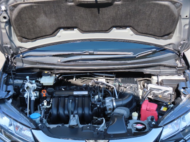 UZ0048335468_71_001.jpg