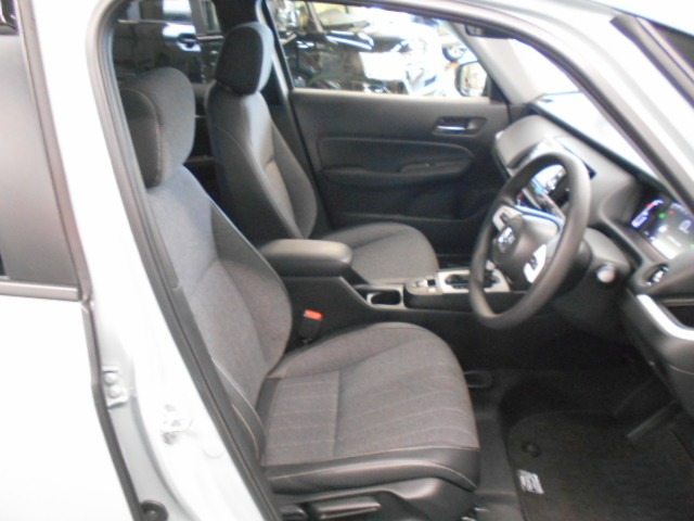 UZ0047652785_14_001.jpg