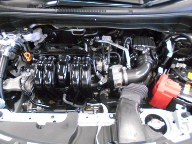 UZ0047652785_31_001.jpg