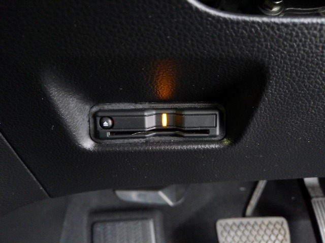 UZ0047476095_13_001.jpg