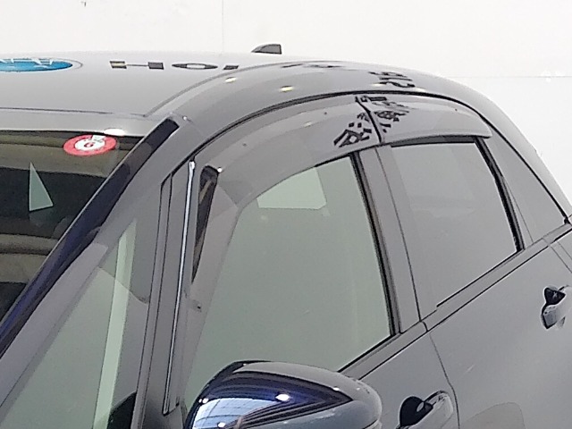 UZ0047476095_3_001.jpg