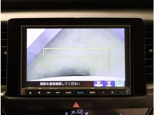 UZ0048541122_38_001.jpg