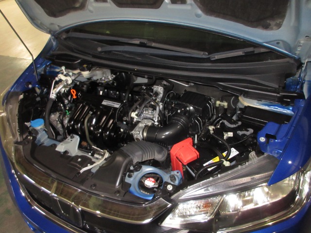 UZ0048444779_3_002.jpg
