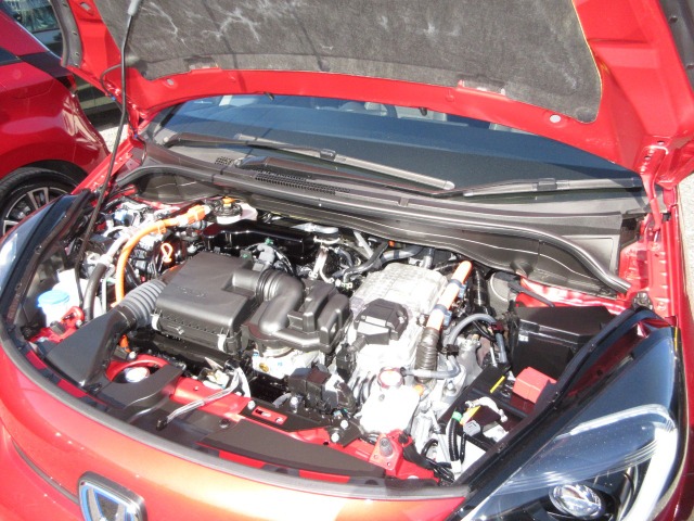 UZ0047924938_4_002.jpg
