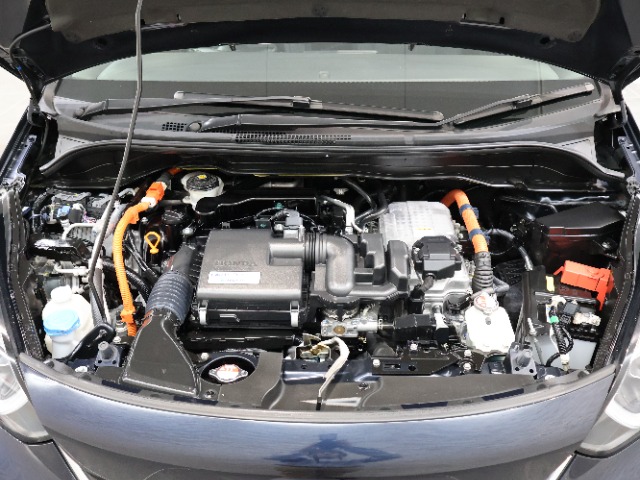 UZ0048550791_39_001.jpg