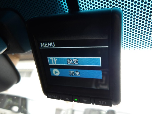 UZ0048494542_16_001.jpg