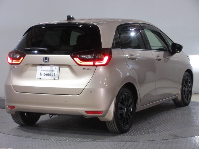 UZ0048185471_10_002.jpg