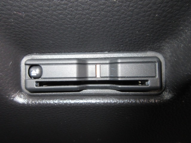 UZ0048185471_7_002.jpg