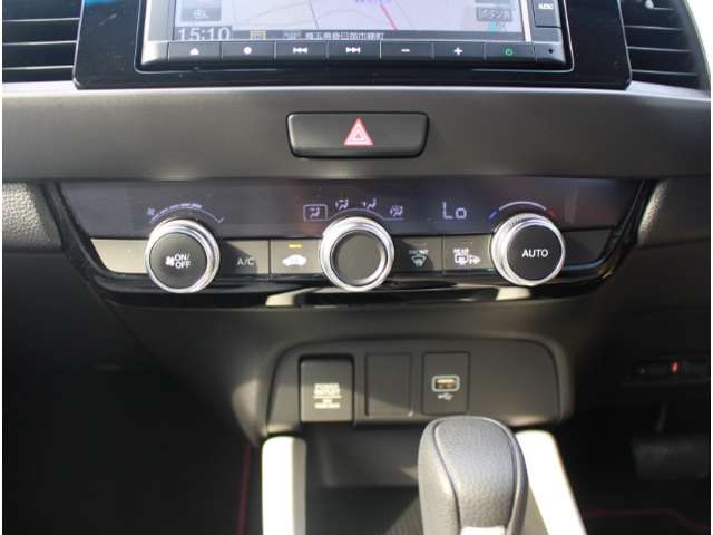 UZ0048447774_14_001.jpg