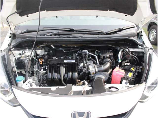 UZ0048447774_32_001.jpg