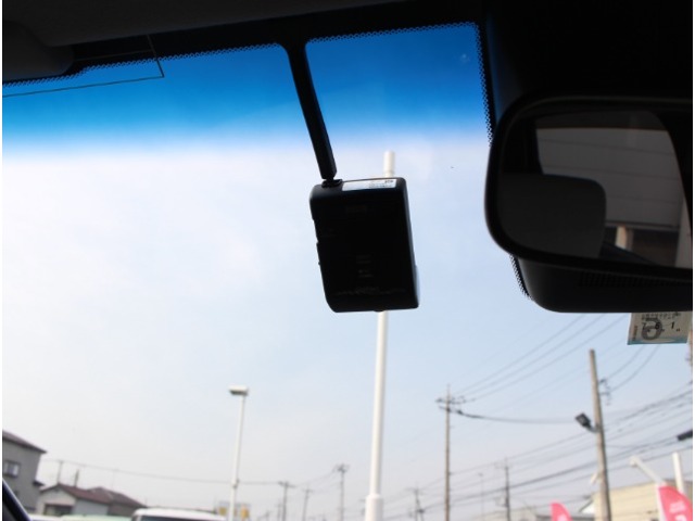 UZ0048447774_6_001.jpg