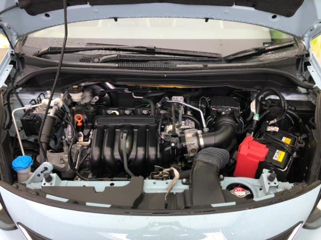 UZ0048461664_62_001.jpg