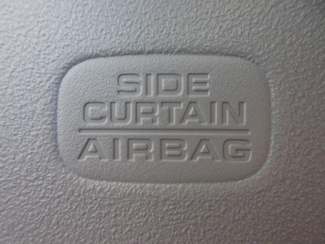 UZ0048083165_13_001.jpg