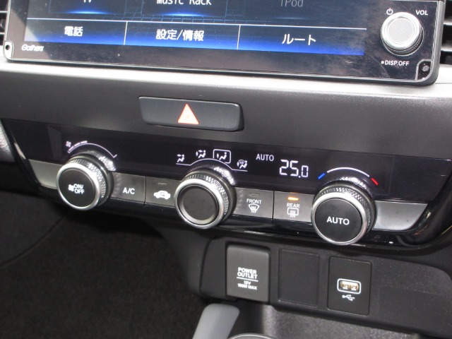 UZ0048527799_12_001.jpg