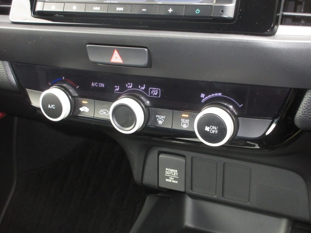 UZ0048288698_10_001.jpg
