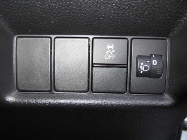 UZ0048456907_11_001.jpg