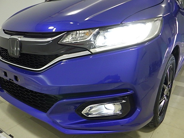 UZ0048017957_14_001.jpg