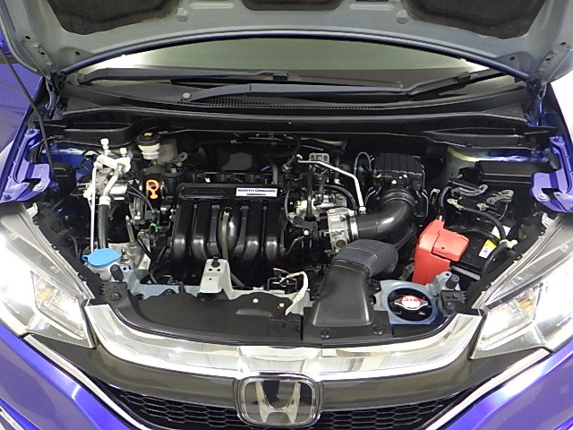 UZ0048017957_32_001.jpg