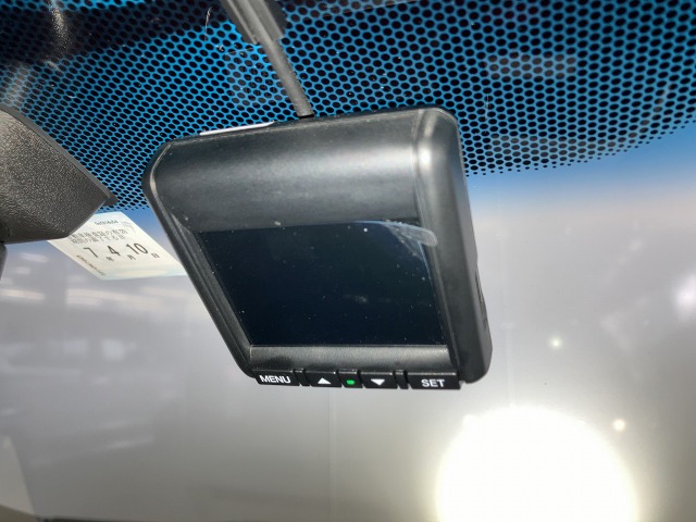 UZ0048413039_8_001.jpg