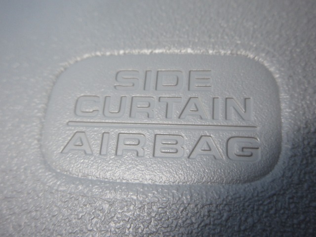 UZ0048129335_12_001.jpg
