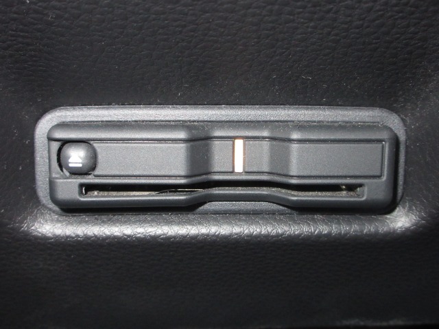 UZ0048312173_10_001.jpg