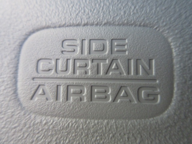 UZ0048312173_12_001.jpg