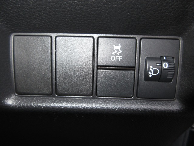 UZ0047886920_14_002.jpg