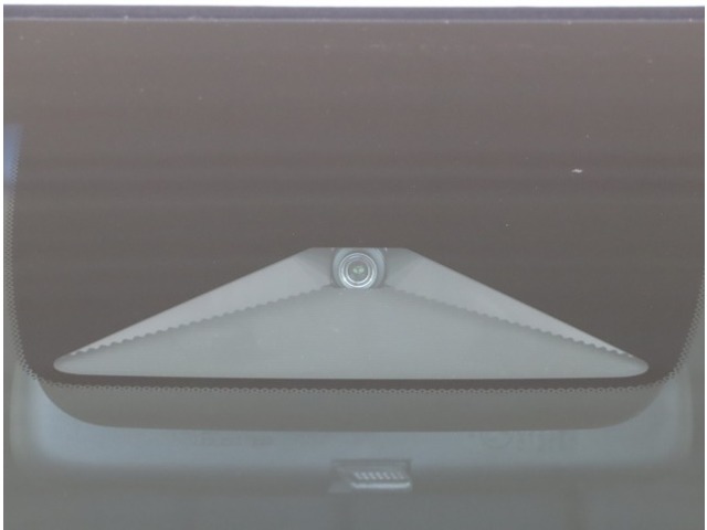 UZ0048568798_37_001.jpg
