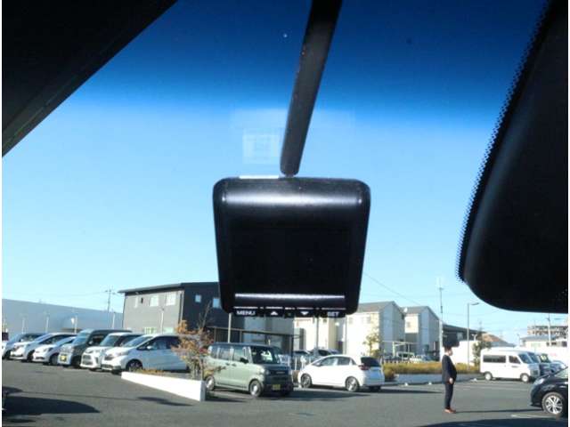UZ0048095890_4_002.jpg