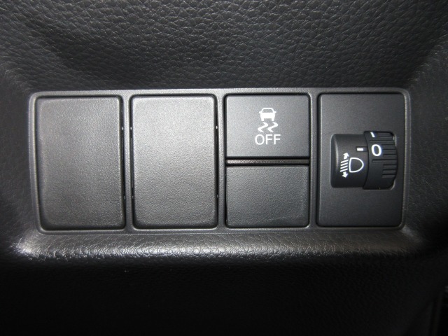 UZ0048155138_10_002.jpg