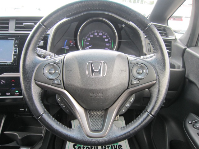 UZ0046751618_50_003.jpg