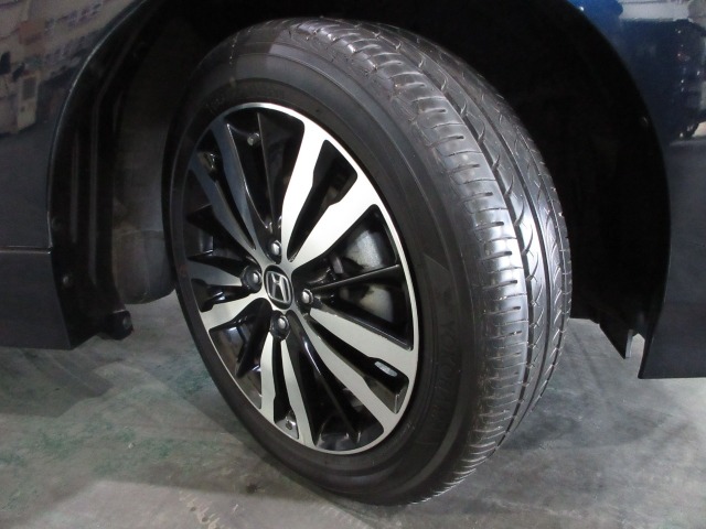 UZ0048411841_19_001.jpg