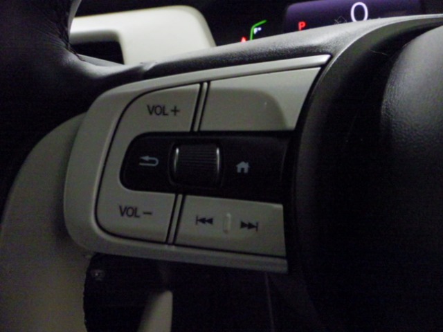 UZ0048339894_18_001.jpg