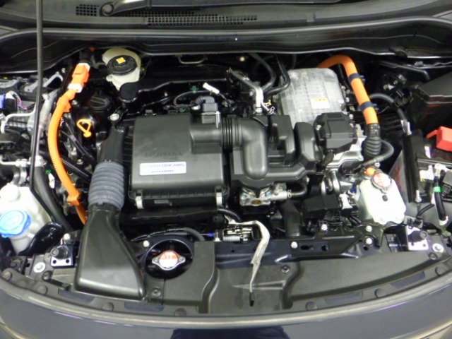 UZ0048339894_34_001.jpg