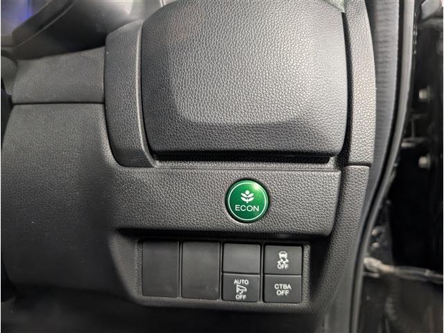 UJ0048529680_15_001.jpg