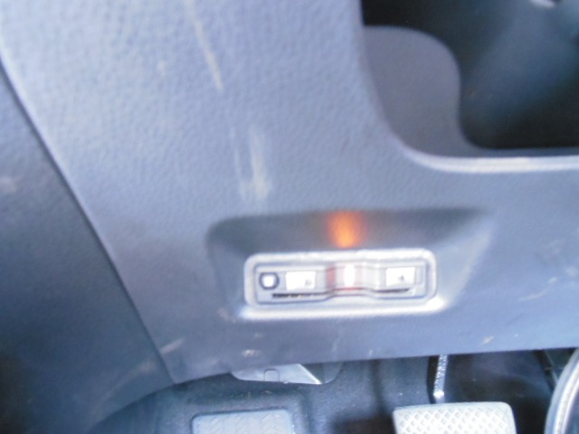 UZ0048417397_11_001.jpg