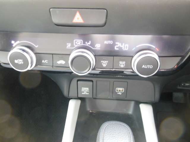UZ0048417397_12_001.jpg