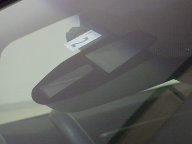 UZ0048540248_3_002.jpg