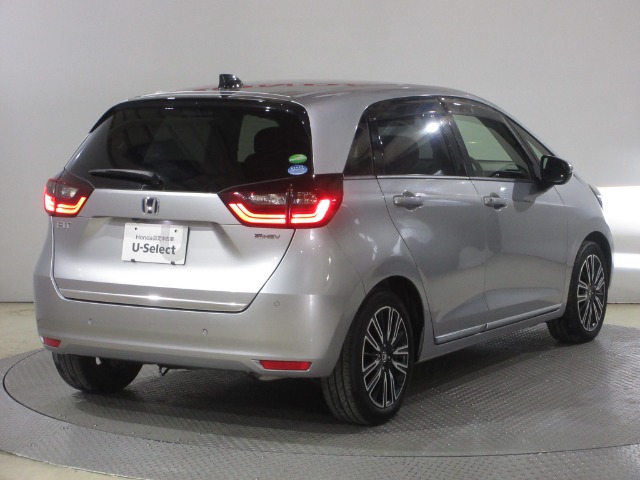 UZ0048470911_10_003.jpg
